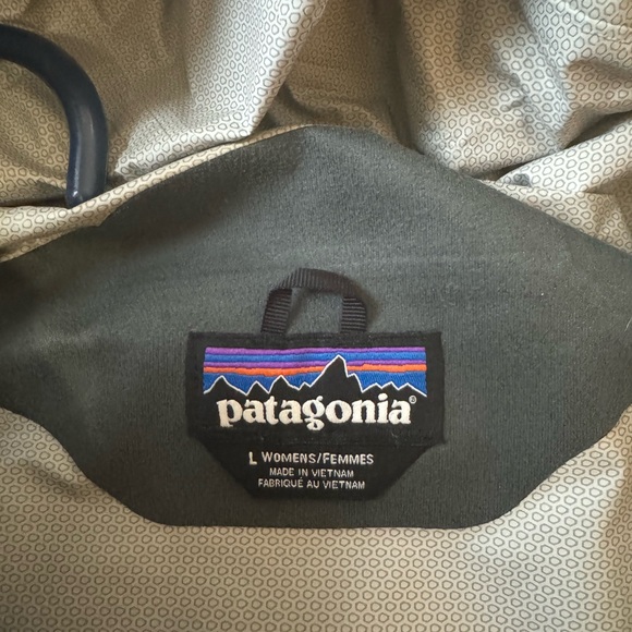 Patagonia rain jacket - Picture 6 of 7